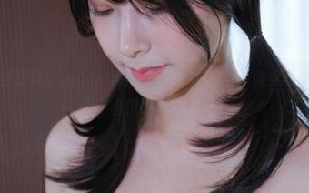 高清图包里Myung Ah的瑜伽竟让我分心，似乎身体和灵魂这二者值得一番畅谈。